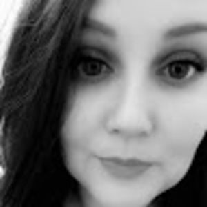 Meet your Posher, Lara